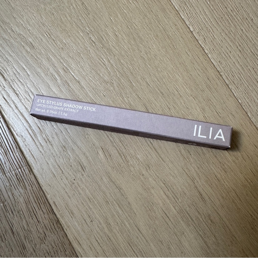 ILIA Eye Stylus Shadow Stick — Venetian - Picture 3 of 5
